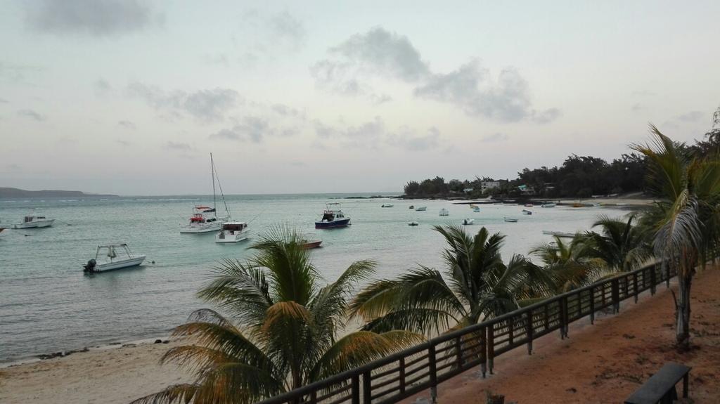 La Francaise Pereybere Beach Exterior photo